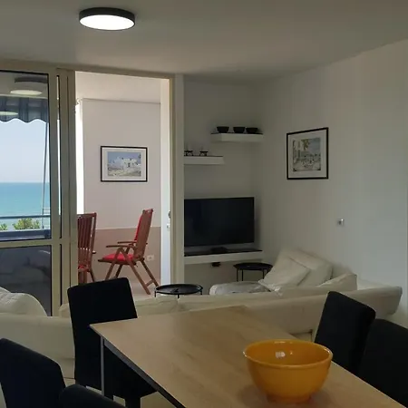 M&i With Sea View Apartman *