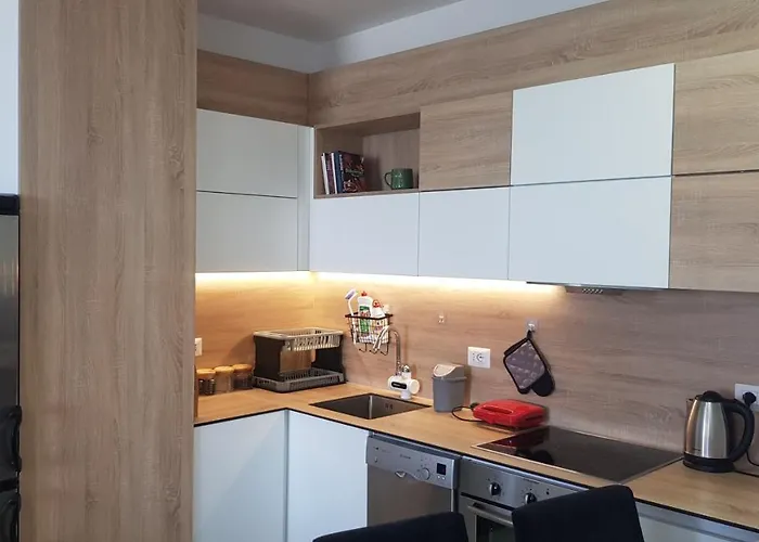 M&i With Sea View Apartament *